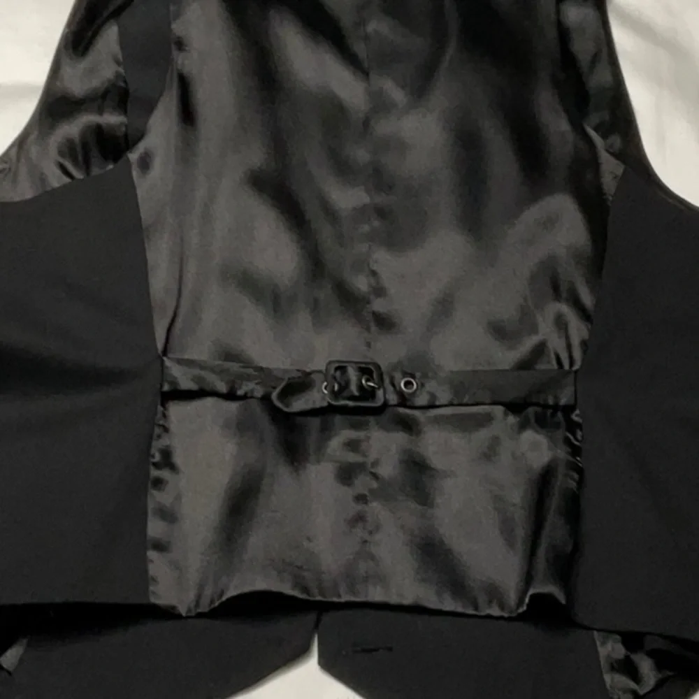 Tuxedo vest women’s black and satin collar, see pictures for measurements - Picture 4 of 4